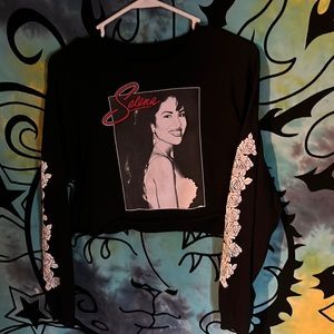 cute selena long sleeve crop top. Medium.